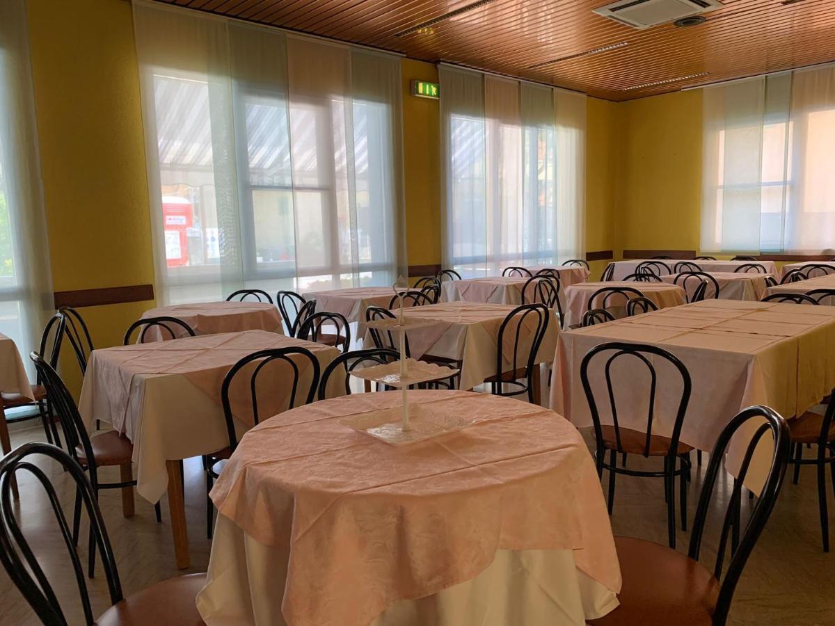Hotel Estense Rimini Eksteriør billede